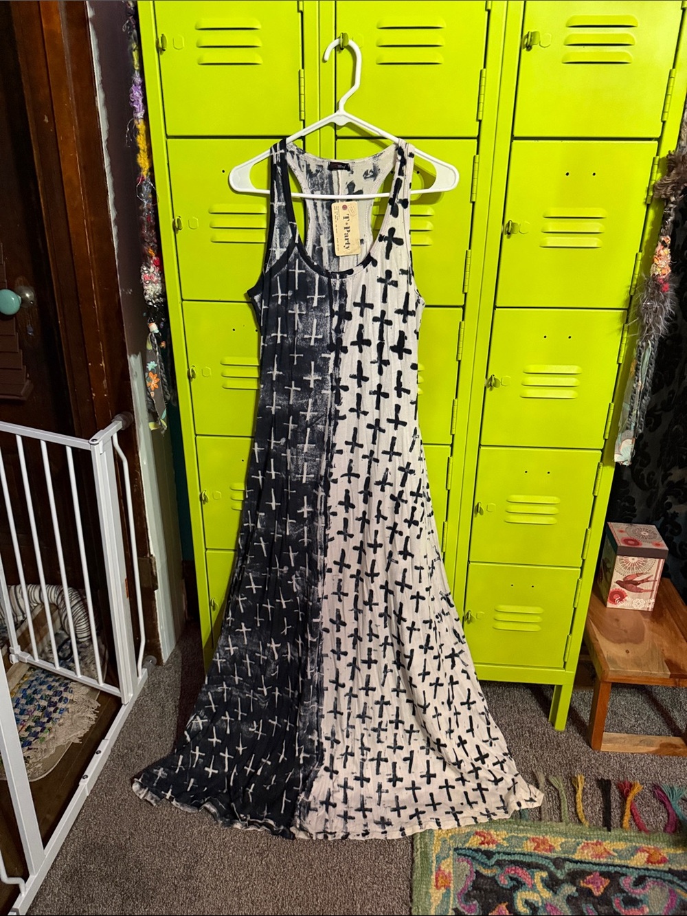 Sleeveless Navy and White Cross-Print Maxi Dress
